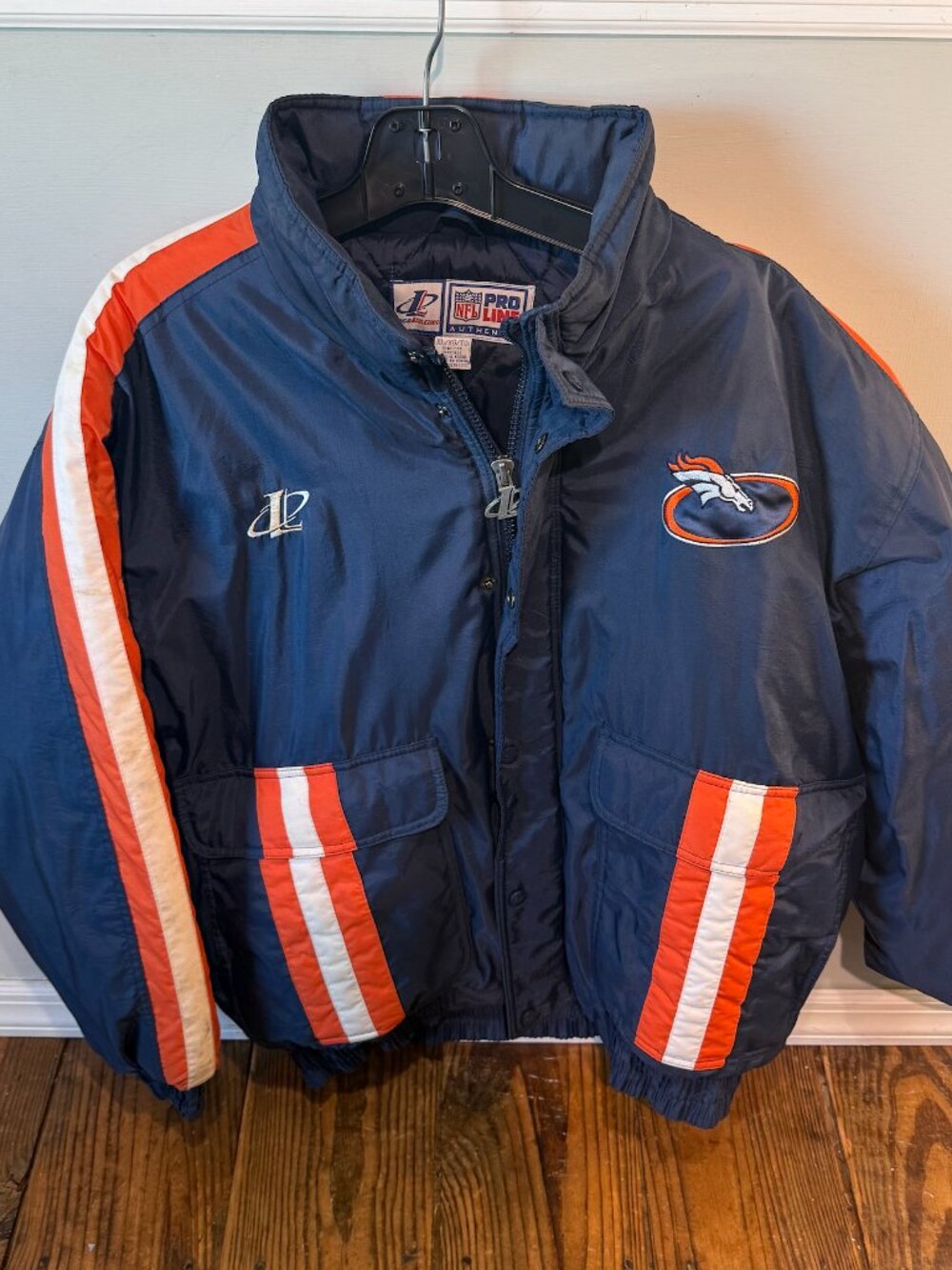 Vintage Denver Broncos NFL Pro Line Logo Authentic Jacket Men's XL Starter-Style
